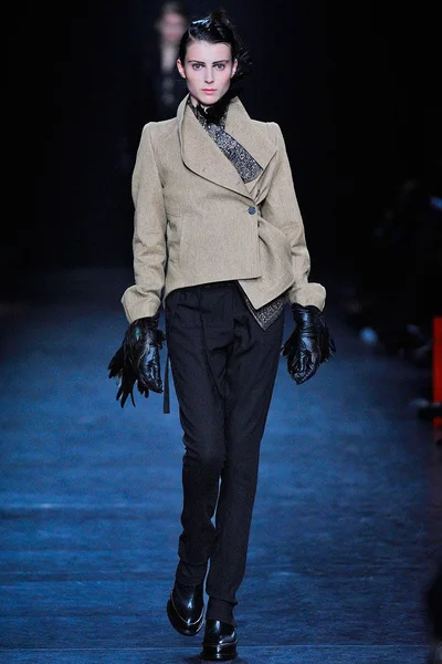 Look 8